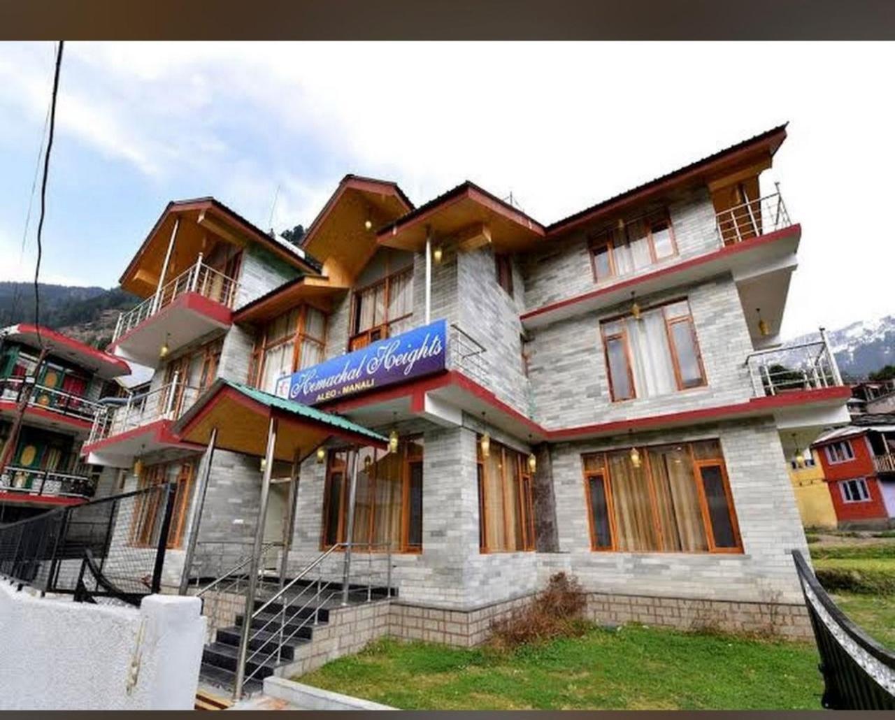 Hotel Himachal Heights Manāli Kültér fotó